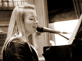 Laura performing at a wedding reception at the Hilton in Hampshire